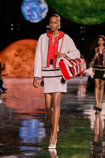 Look 54